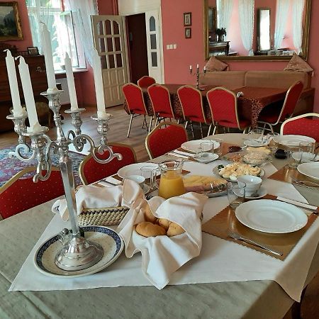 Palac Jastrowiec Экстерьер фото