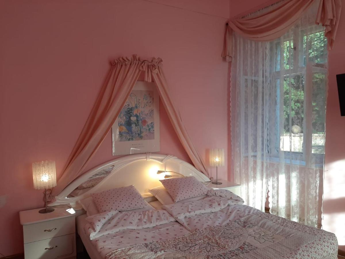 Palac Jastrowiec Экстерьер фото