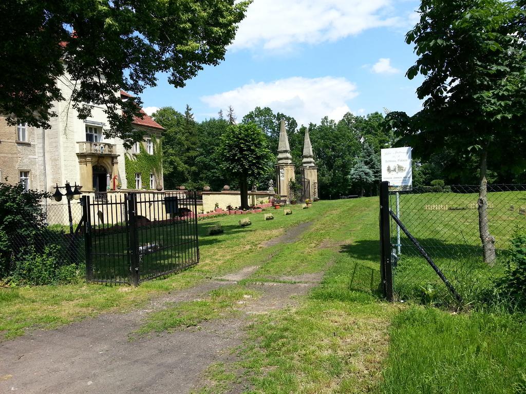 Palac Jastrowiec Экстерьер фото