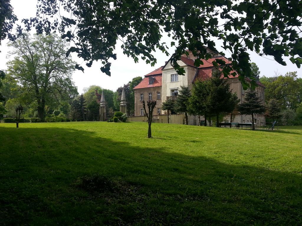 Palac Jastrowiec Экстерьер фото