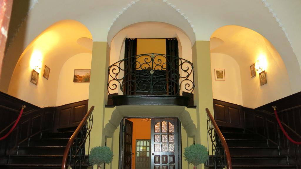 Palac Jastrowiec Экстерьер фото