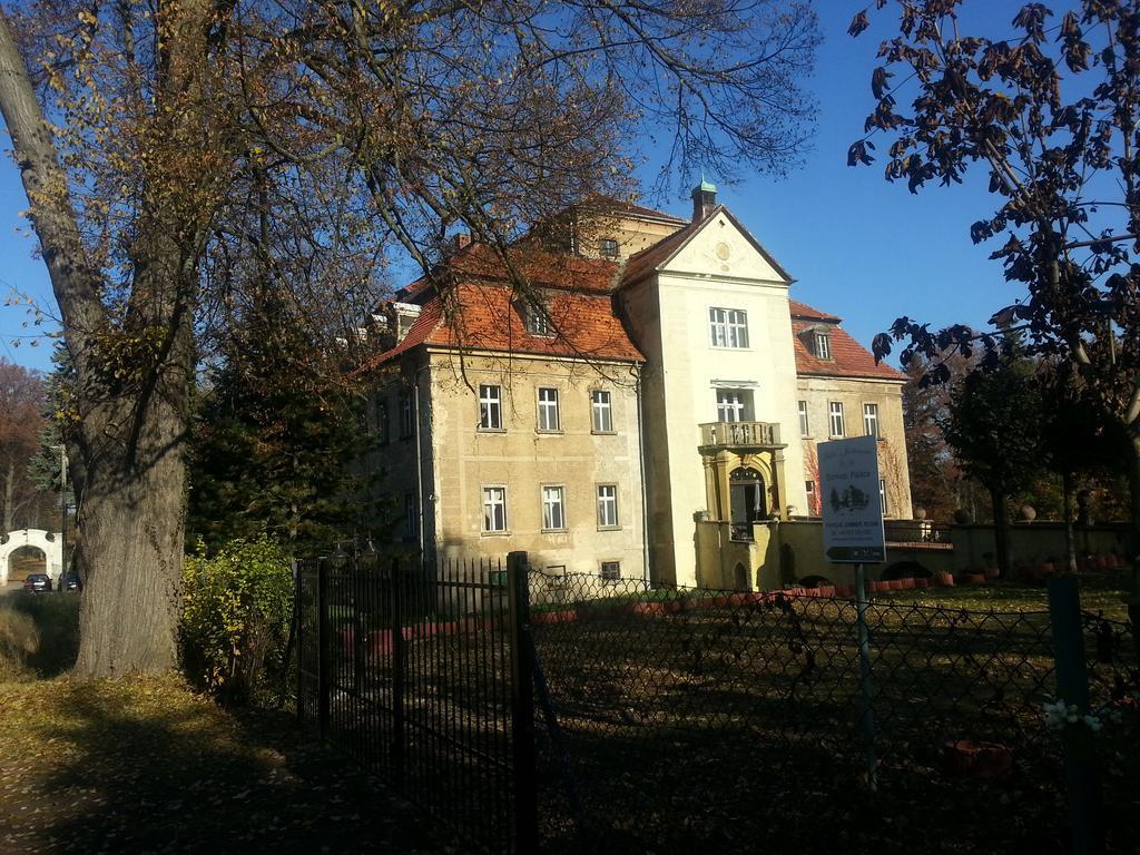 Palac Jastrowiec Экстерьер фото