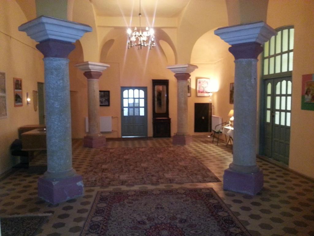Palac Jastrowiec Экстерьер фото